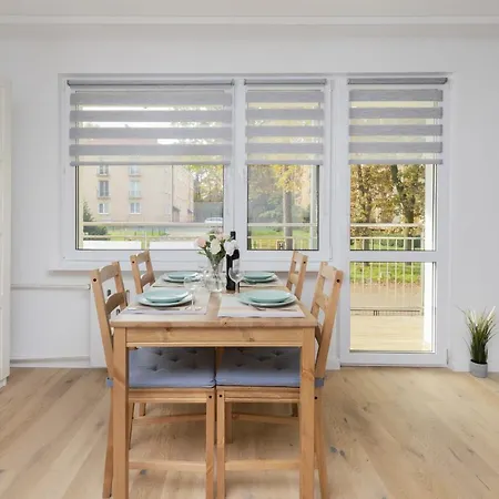 Dedala 300m To The By Renters Apartment Gdynia