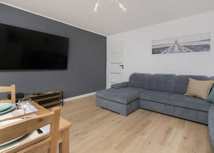 Dedala 300m To The With Parking By Renters Lägenhet Gdynia