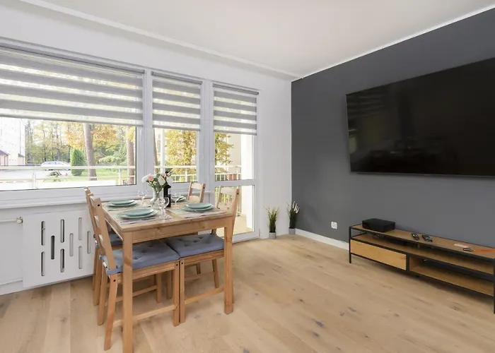 Dedala 300m To The With Parking By Renters Lägenhet Gdynia